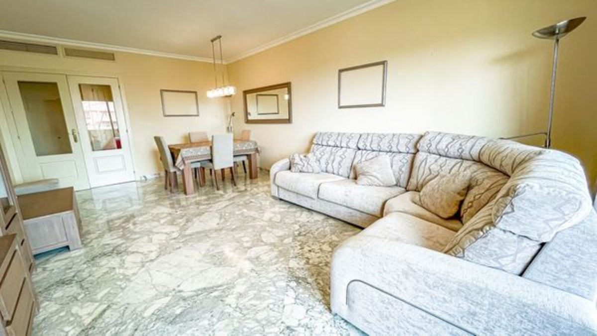 2 Bedroom Apartment in Mijas - Photo 17