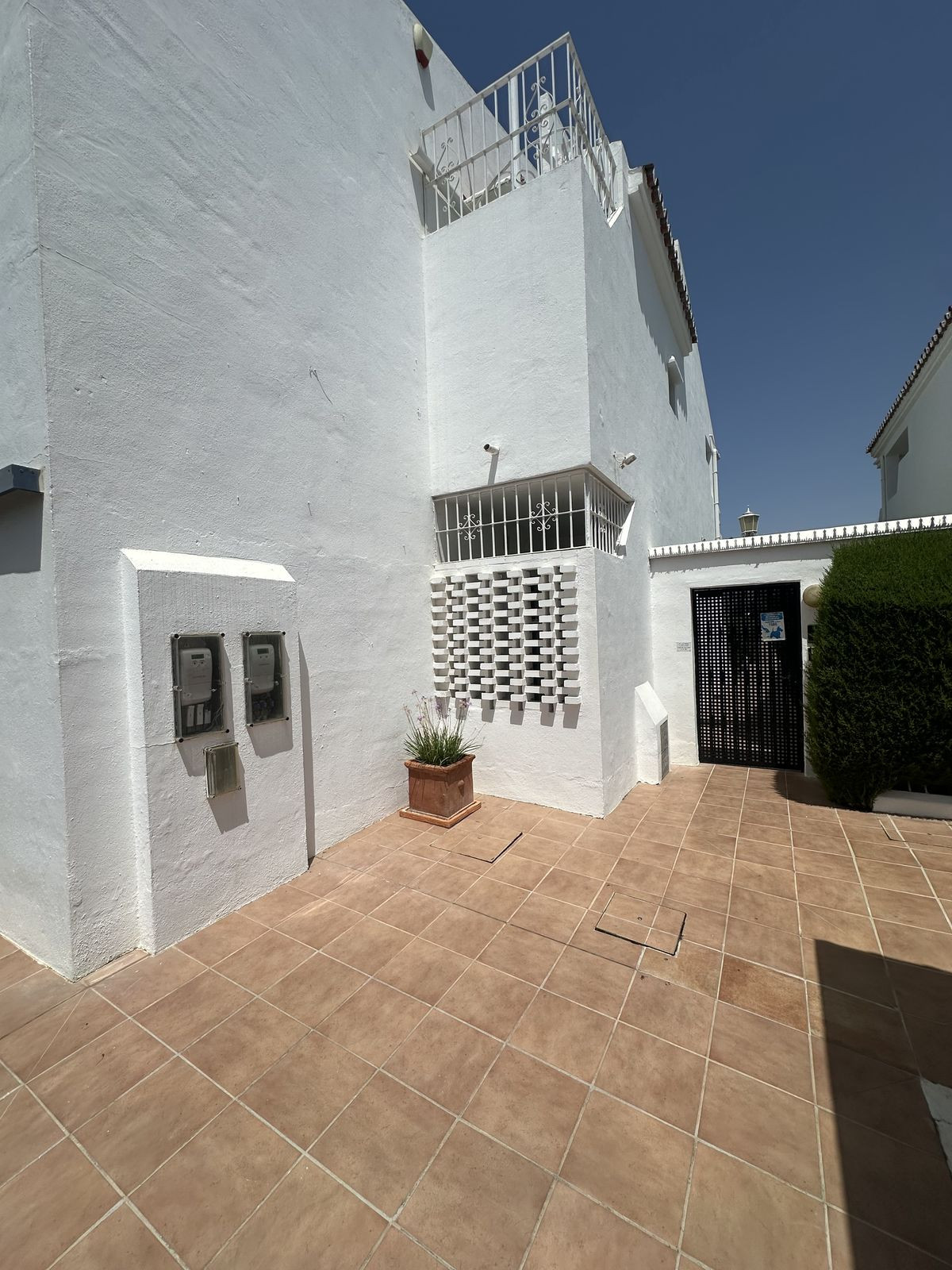 2 Bedroom Apartment in Marbella - Photo 14