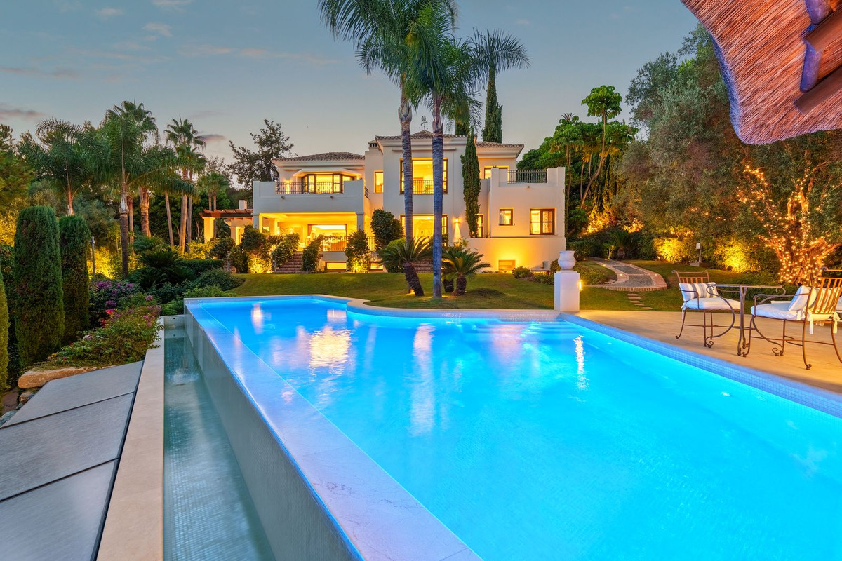 6 Bedroom Villa in Marbella - Photo 44