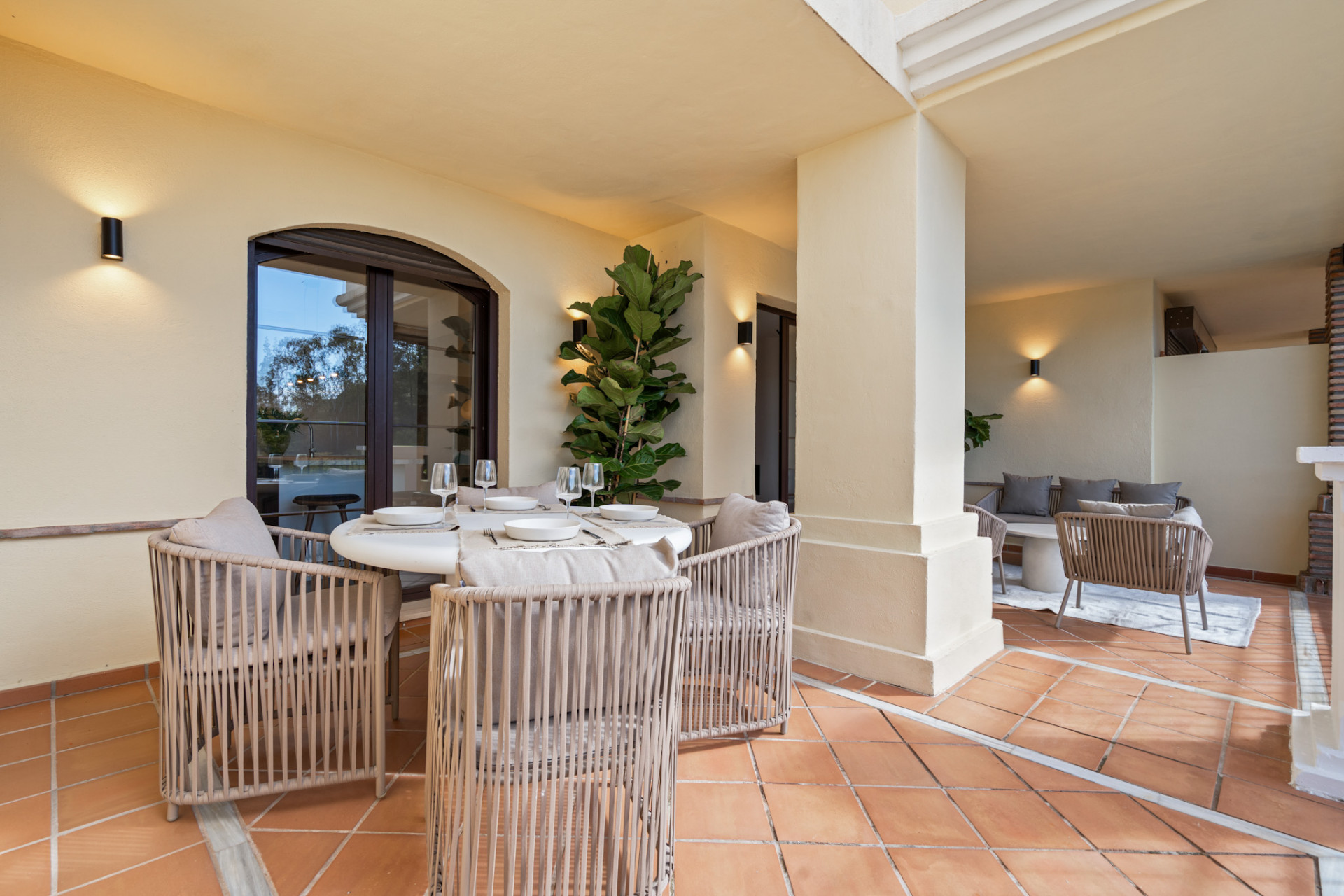 2 Bedroom Apartment in Estepona - Photo 6