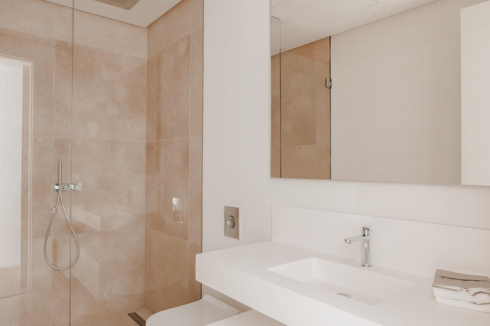 4 Bedroom Apartment in Benahavís - Photo 20