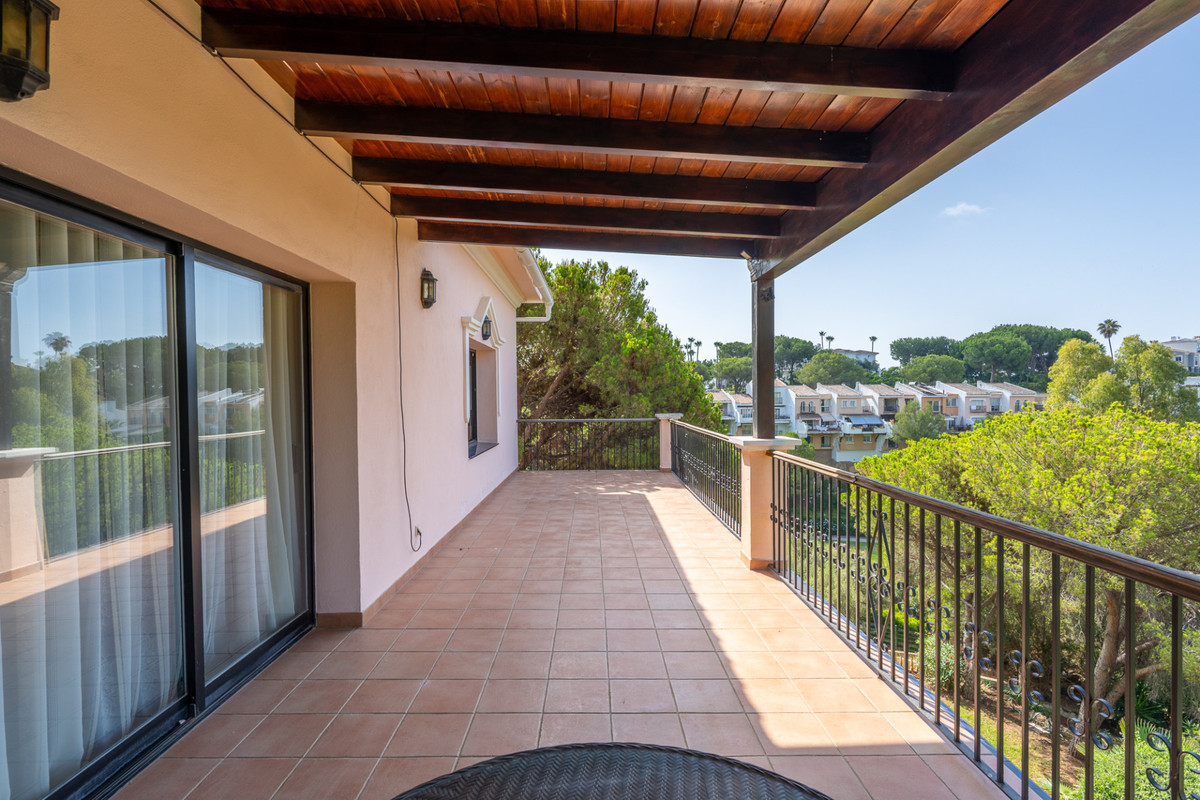 8 Bedroom Villa in Benahavís - Фото 23