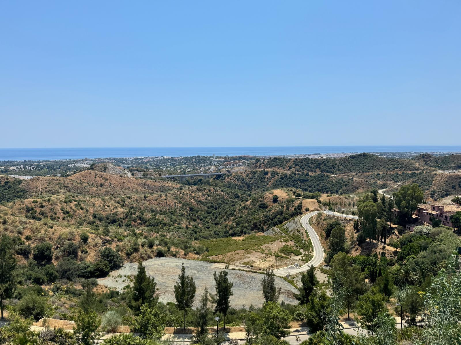 1,587 m² Plot in Benahavís - Photo 11