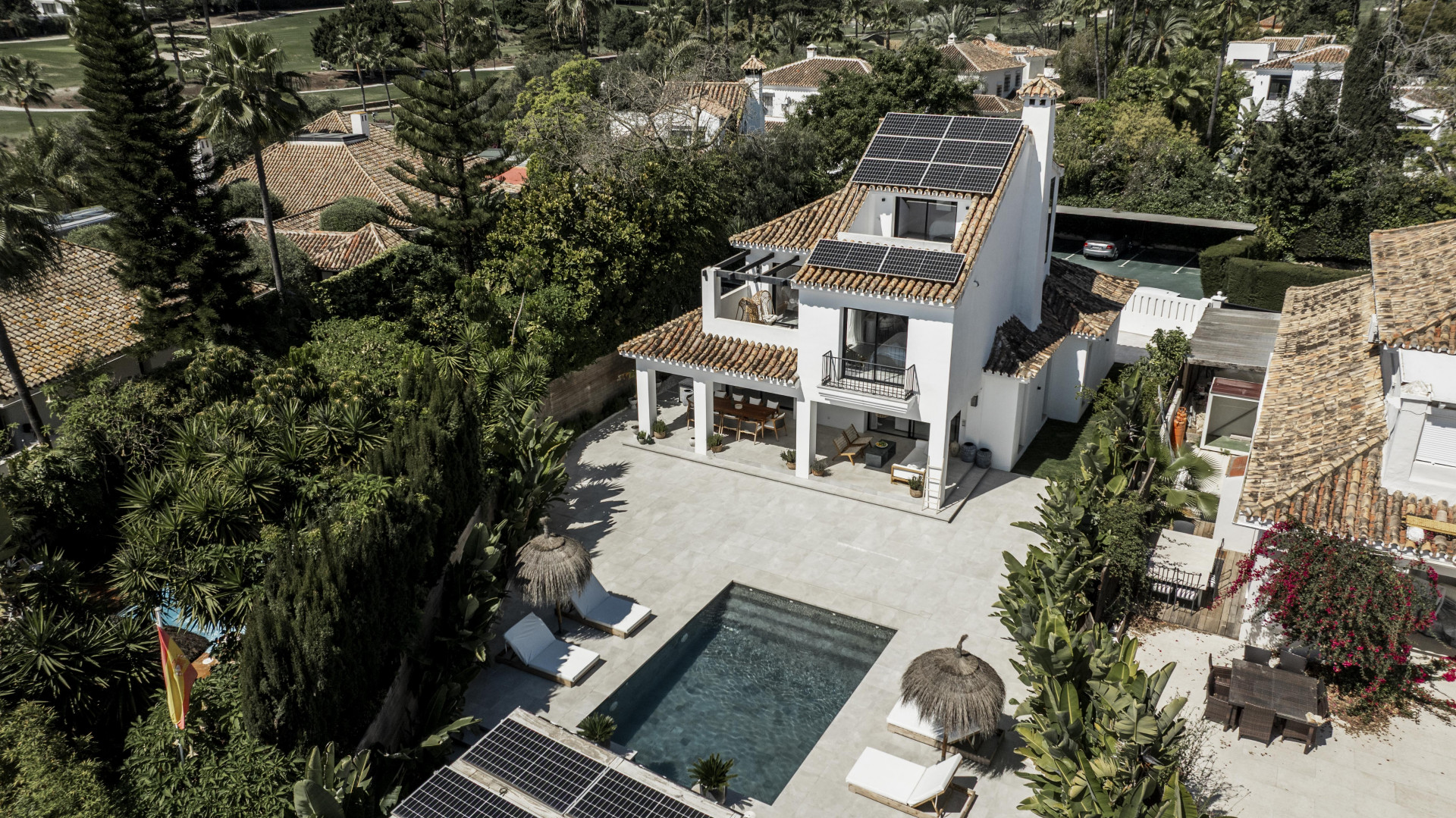 6 Bedroom Villa in Marbella - Photo 2