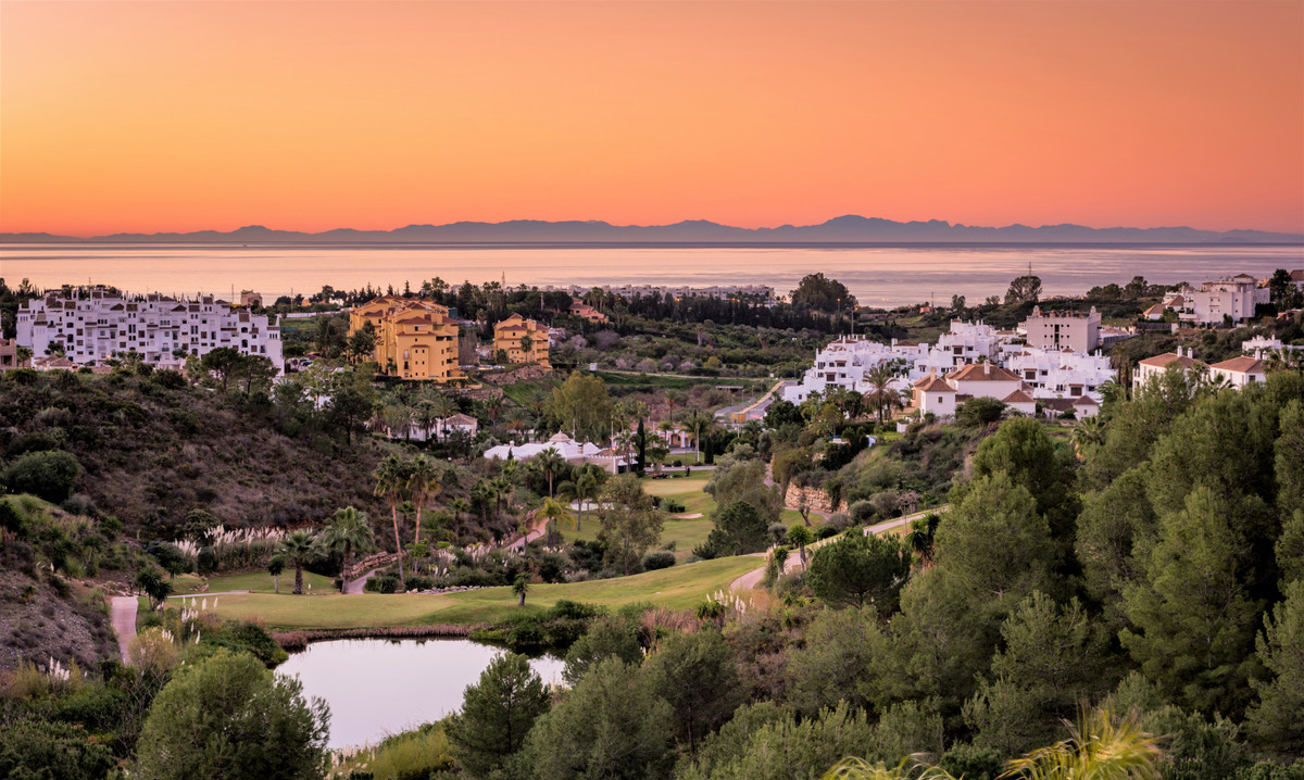1,058 m² Plot in Estepona - Photo 5