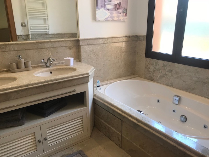 4 Bedroom Apartment in San Pedro de Alcántara - Фото 16