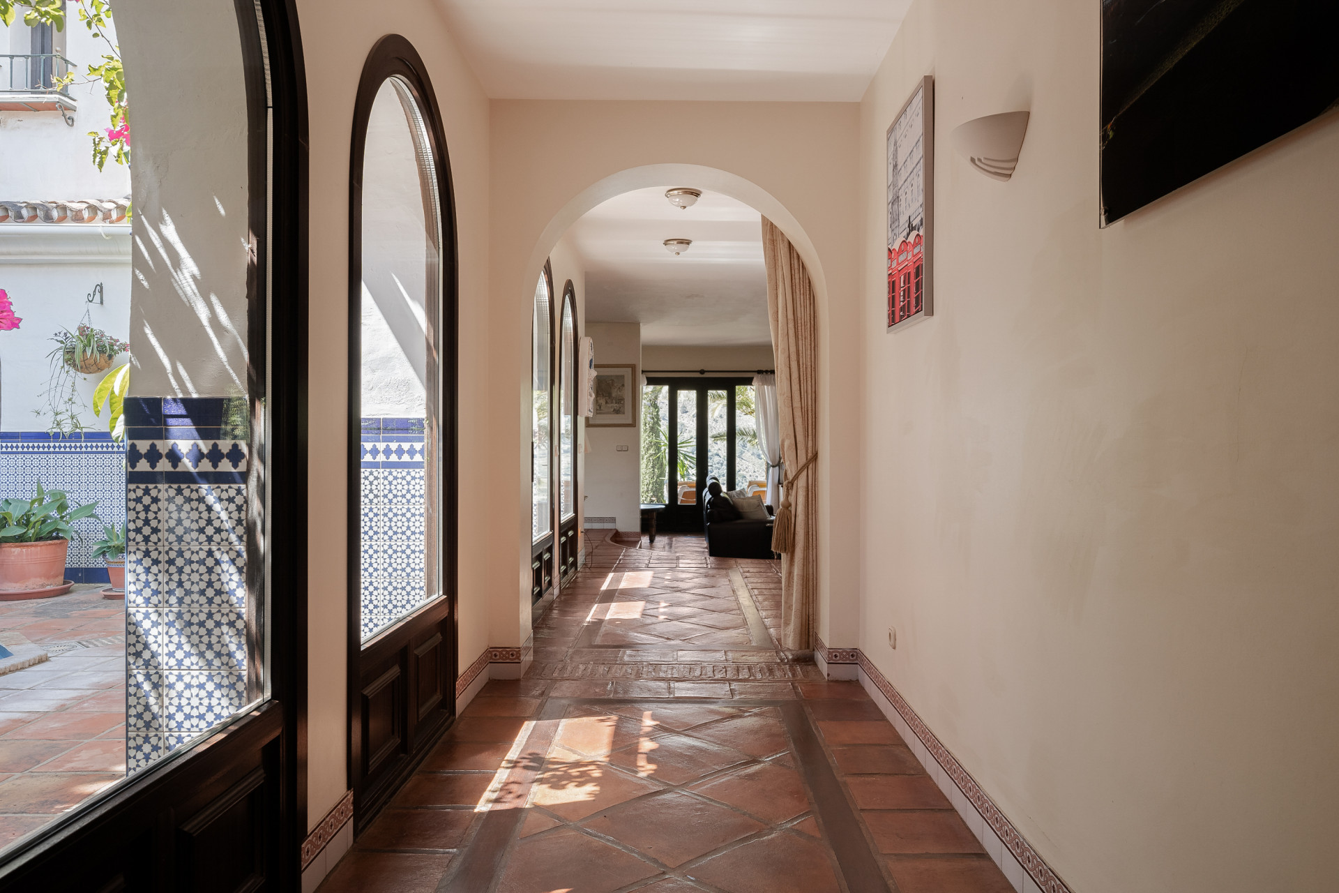 6 Bedroom Villa in Istán - Photo 15