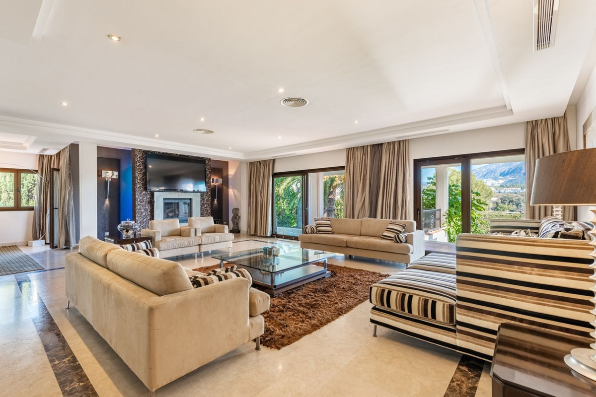 7 Bedroom Villa in Marbella - Photo 11