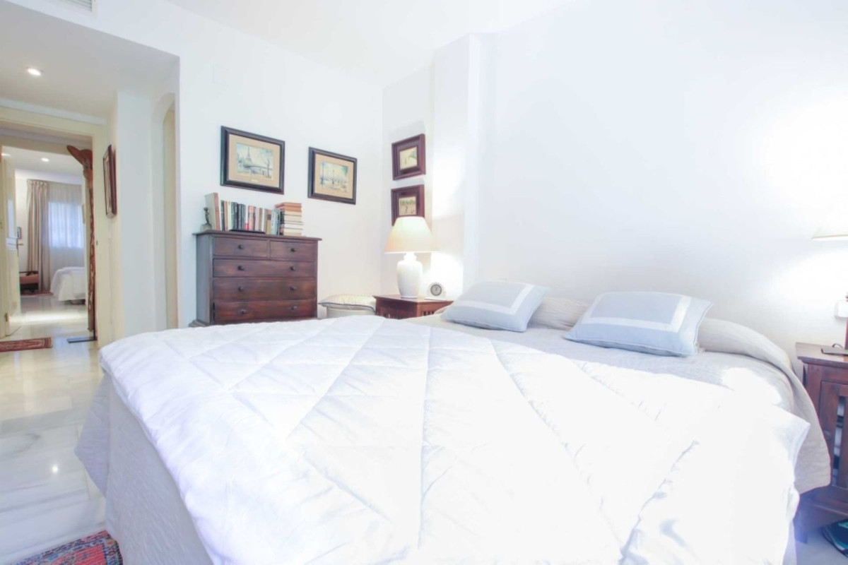 2 Bedroom Apartment in Marbella - Photo 13