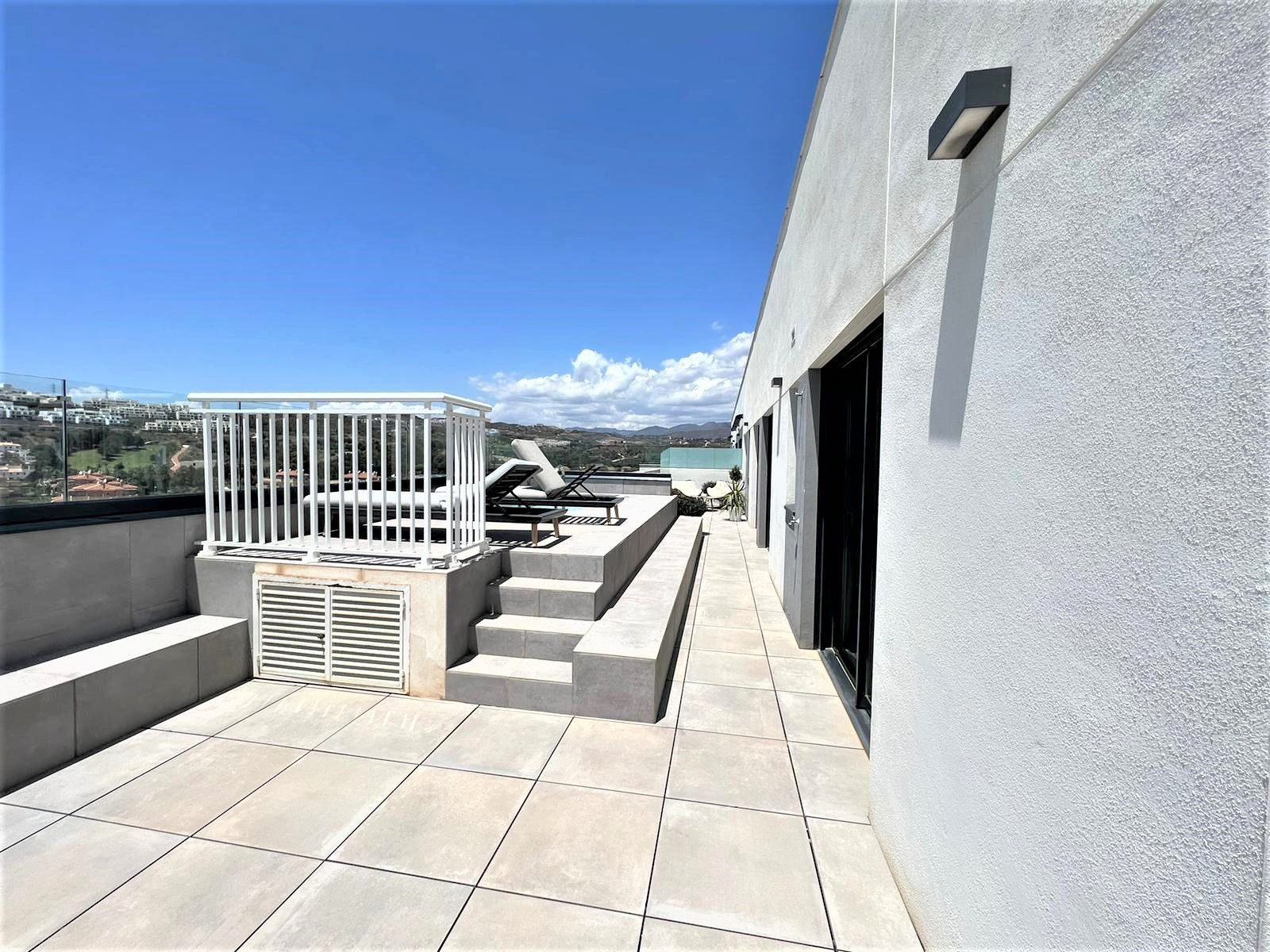 4 Bedroom Penthouse in Mijas - Photo 15