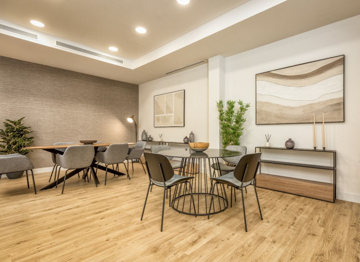 2 Bedroom Apartment in Fuengirola - Photo 27