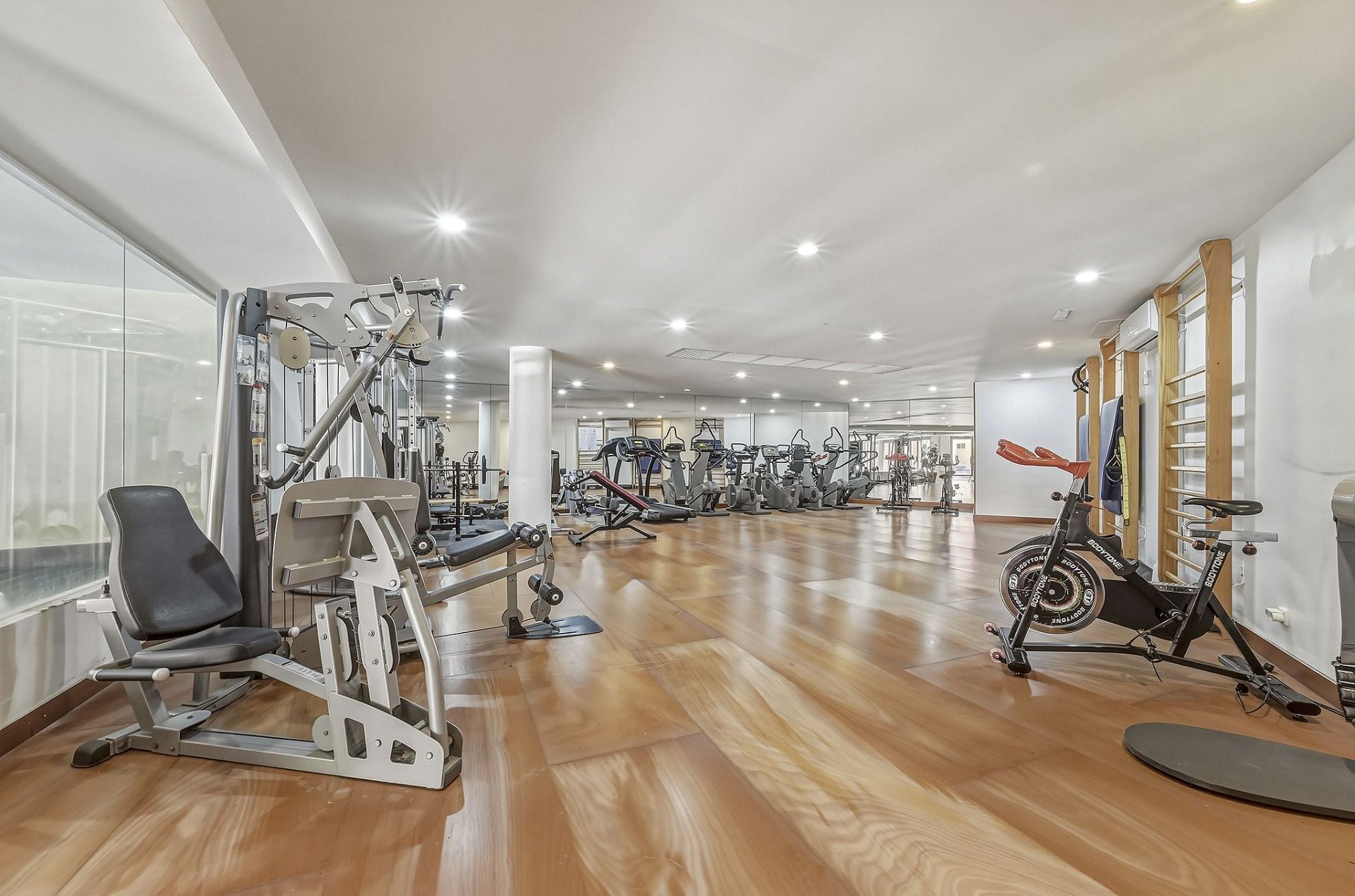 3 Bedroom Penthouse in Estepona - Photo 23