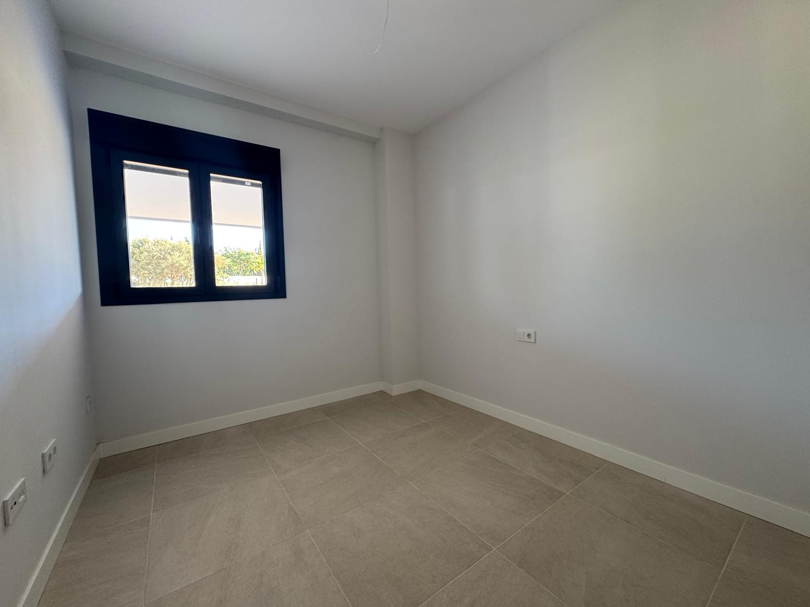 2 Bedroom Apartment in Estepona - Photo 12