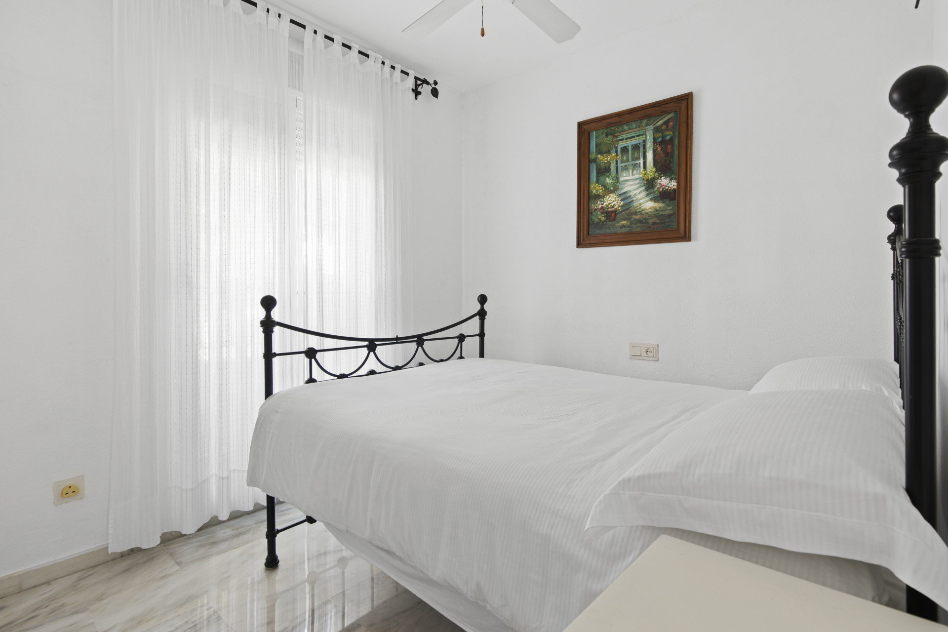 3 Bedroom Townhouse in Estepona - Photo 15