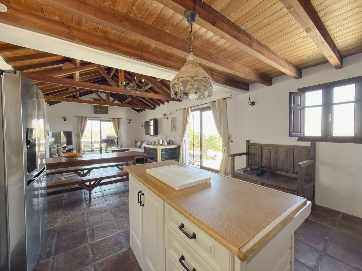 3 Bedroom Villa in Monda - Photo 6