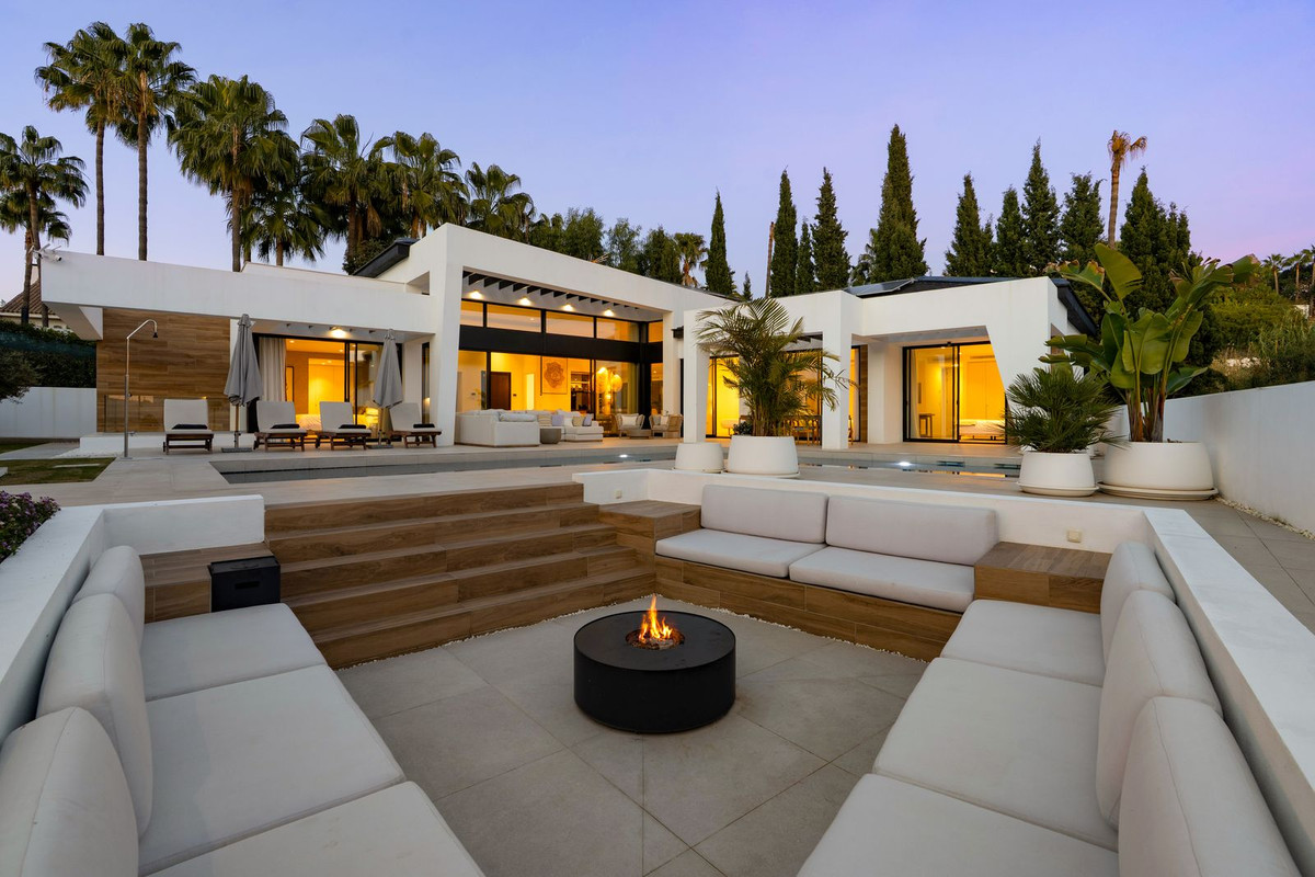 6 Bedroom Villa in Marbella - Photo 25
