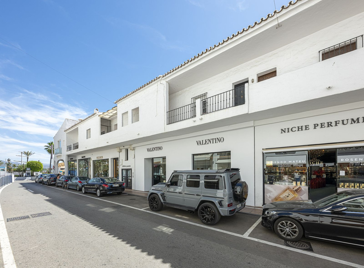 2 Bedroom Apartment in Marbella - Photo 38