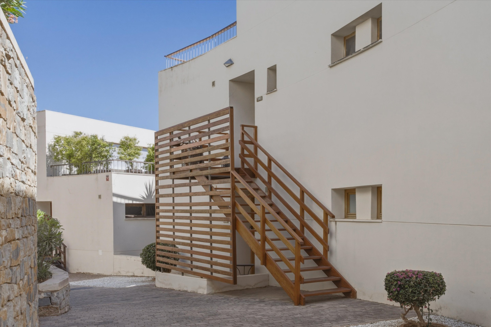 3 Bedroom Apartment in Marbella - Photo 2
