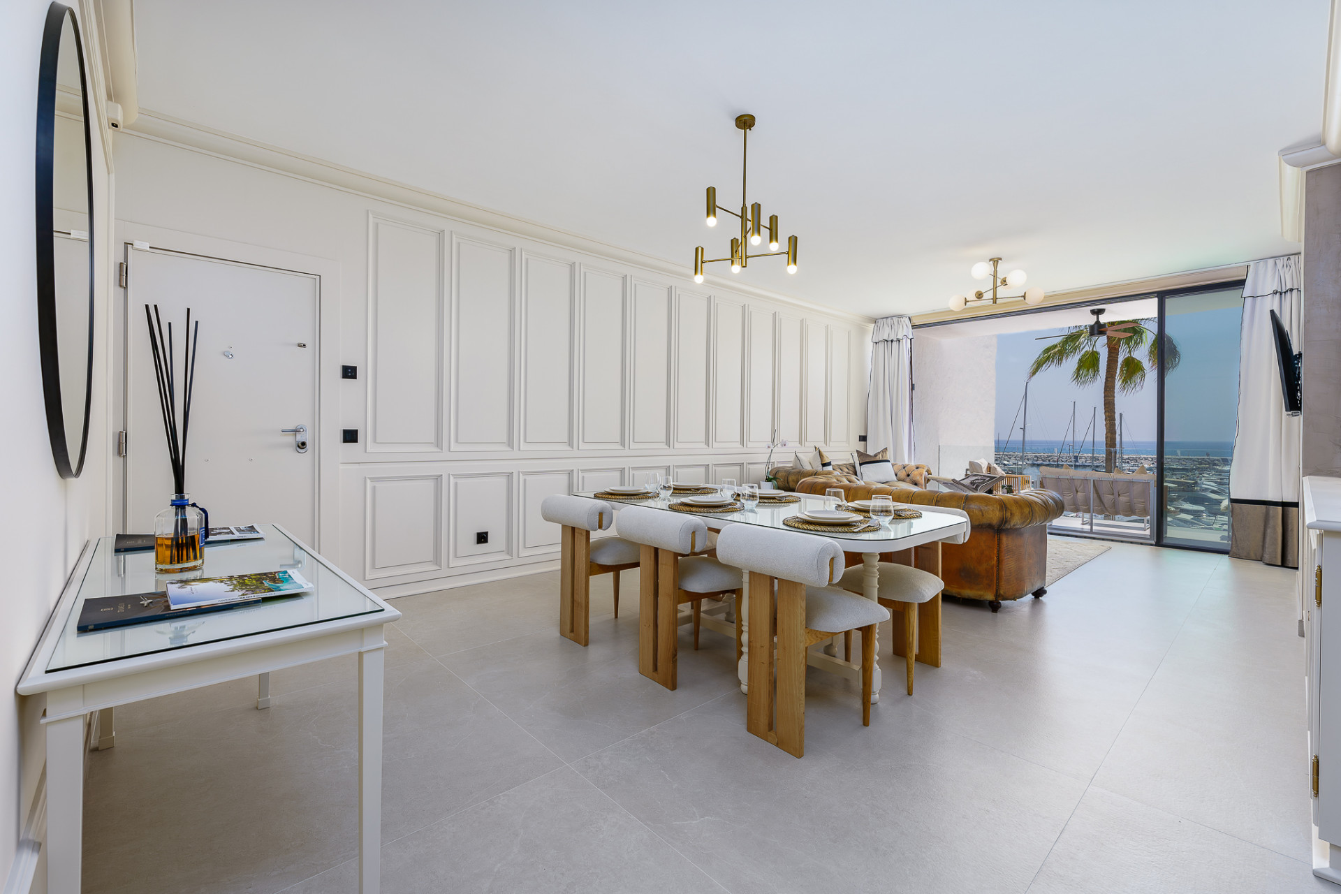 2 Bedroom Apartment in Marbella - Photo 4