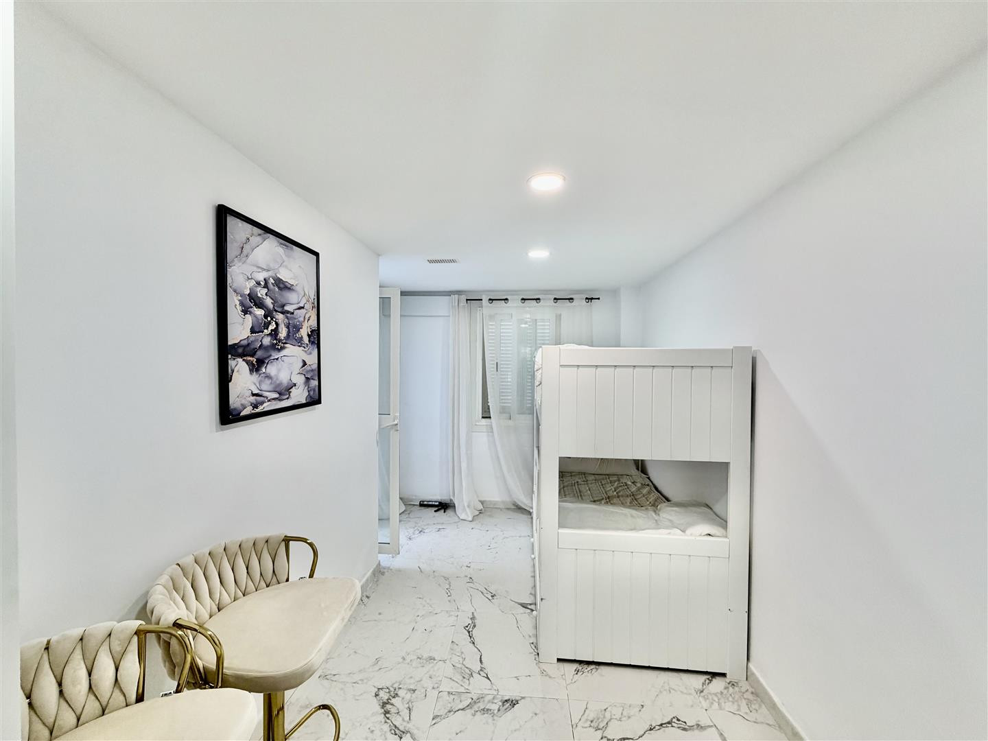 3 Bedroom Apartment in Marbella - Photo 16