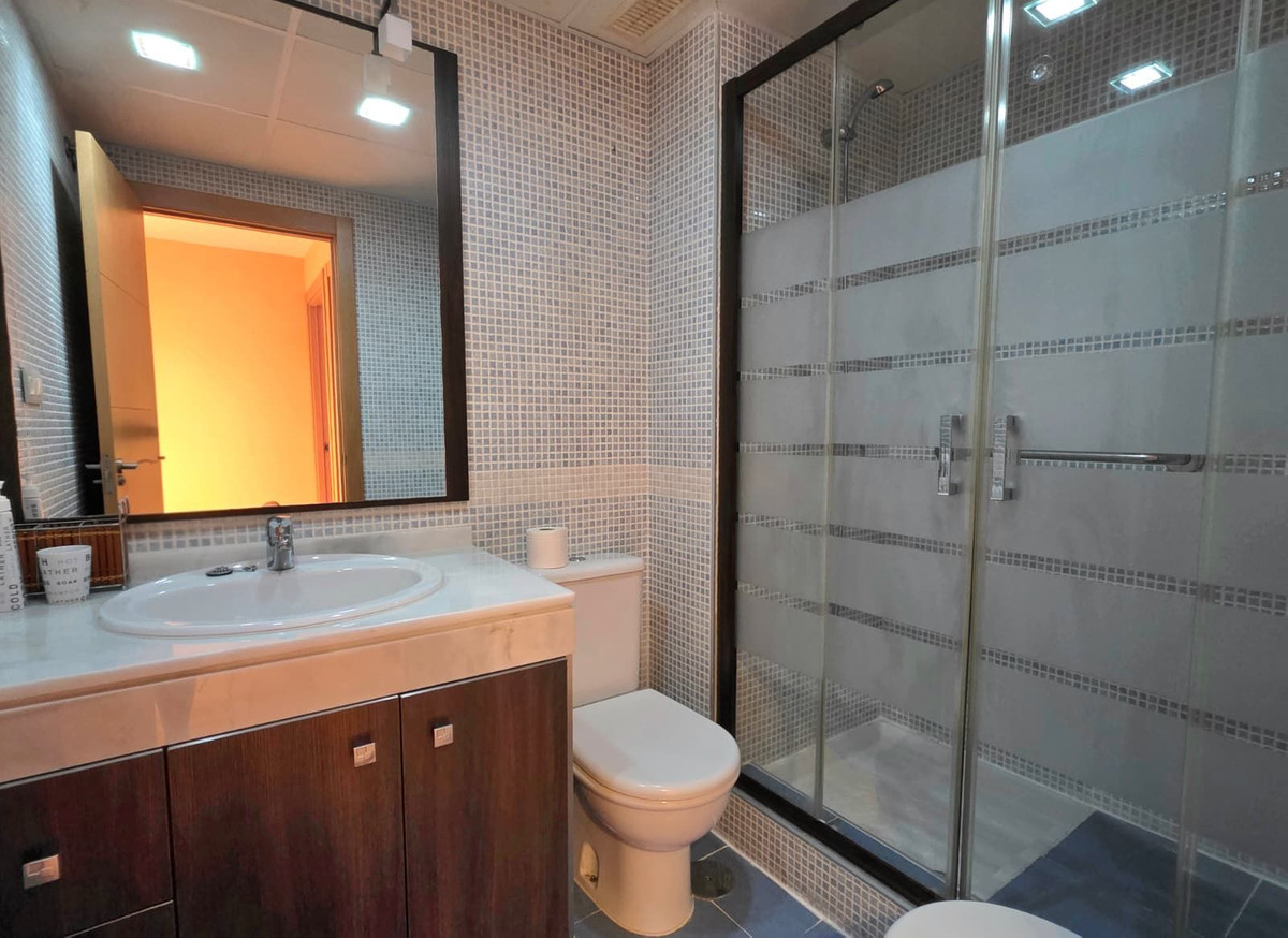 3 Bedroom Apartment in Estepona - Photo 19