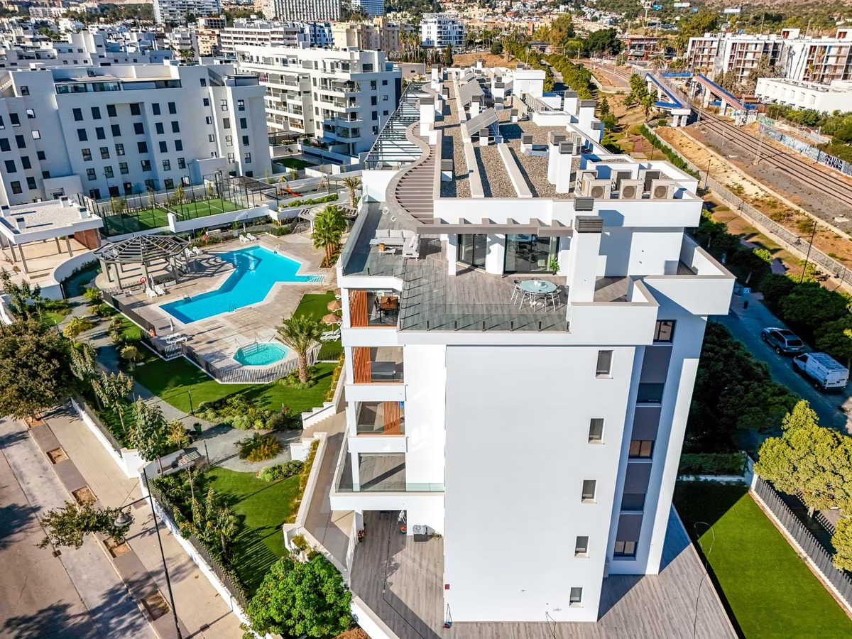 3 Bedroom Apartment in Torremolinos - Photo 18