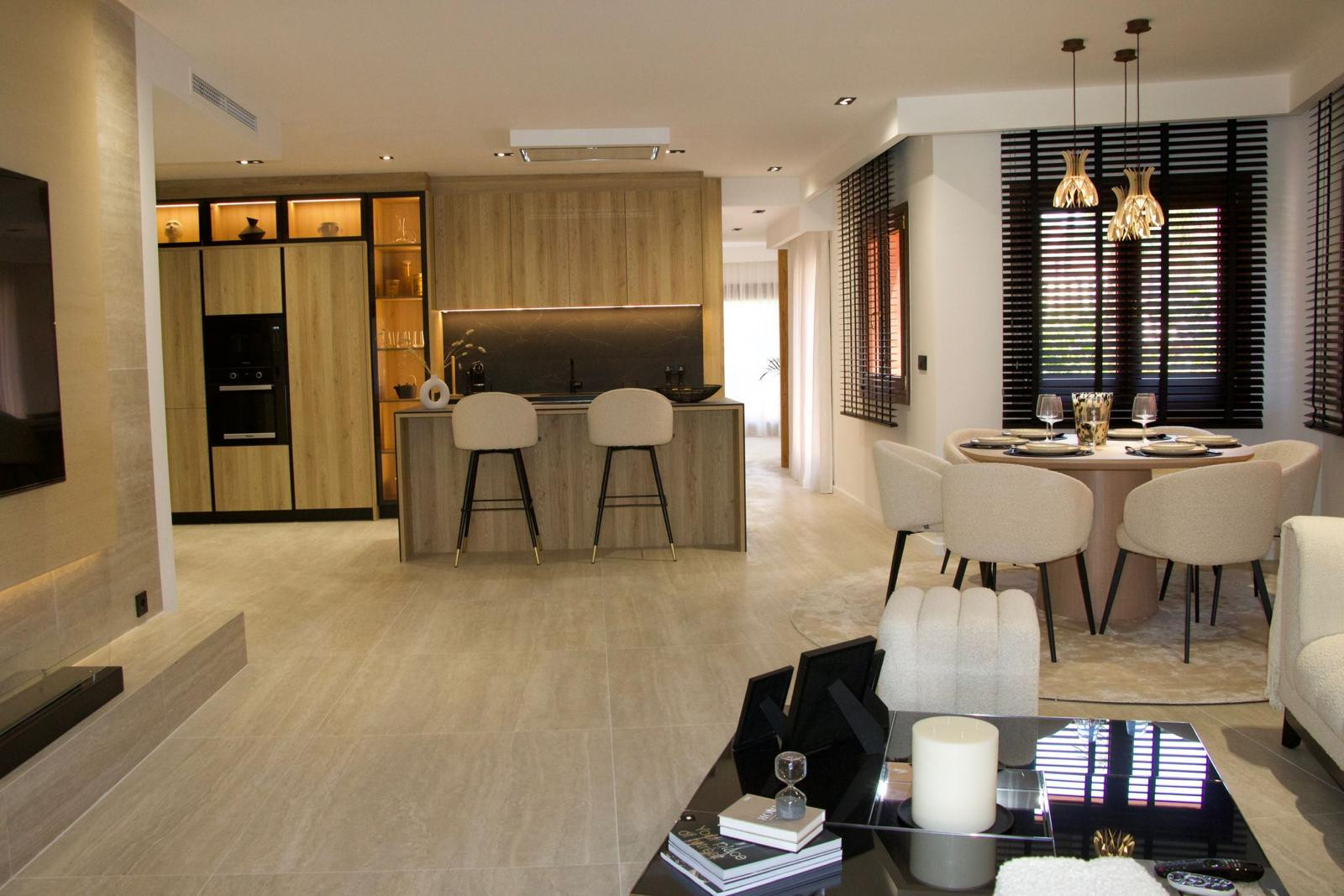 3 Bedroom Apartment in Estepona - Foto 2