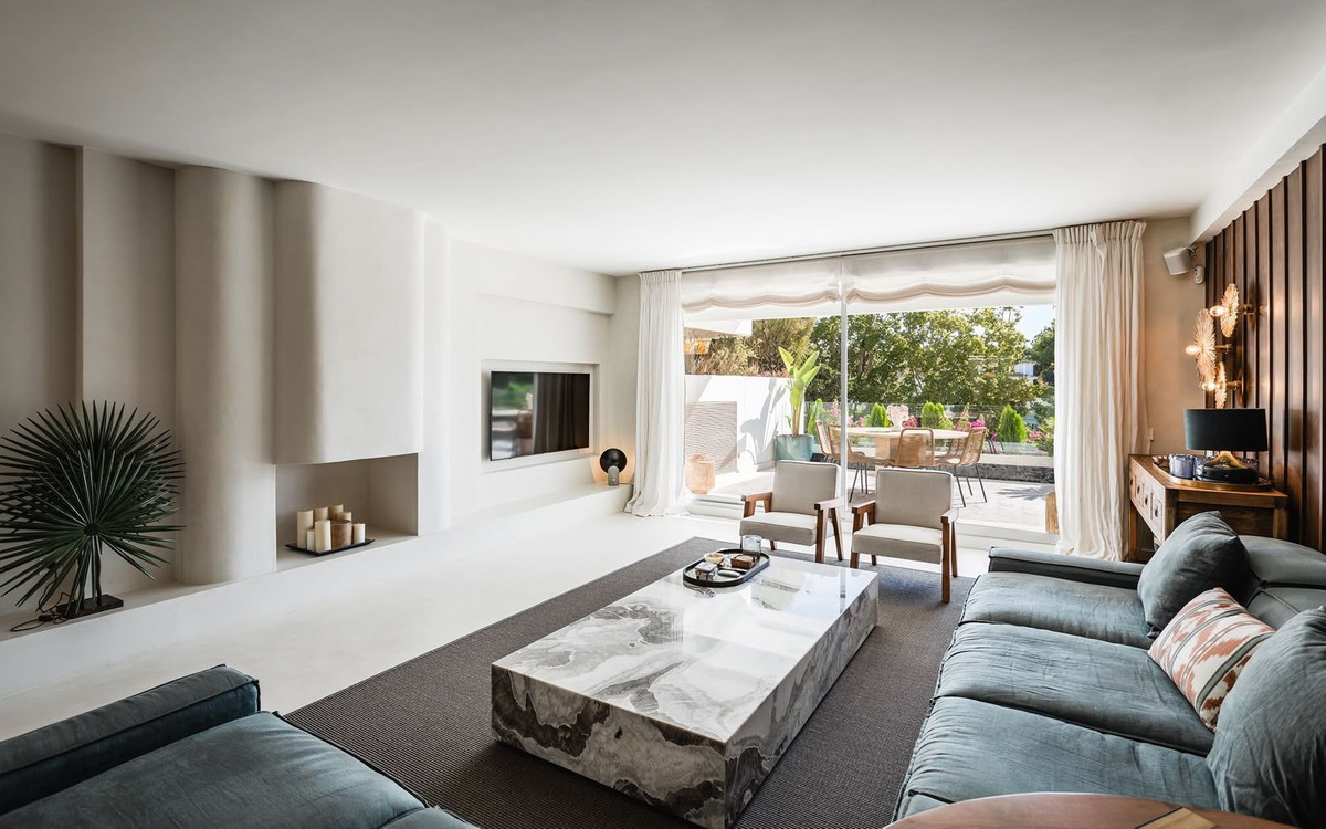 3 Bedroom Apartment in Marbella - Photo 4