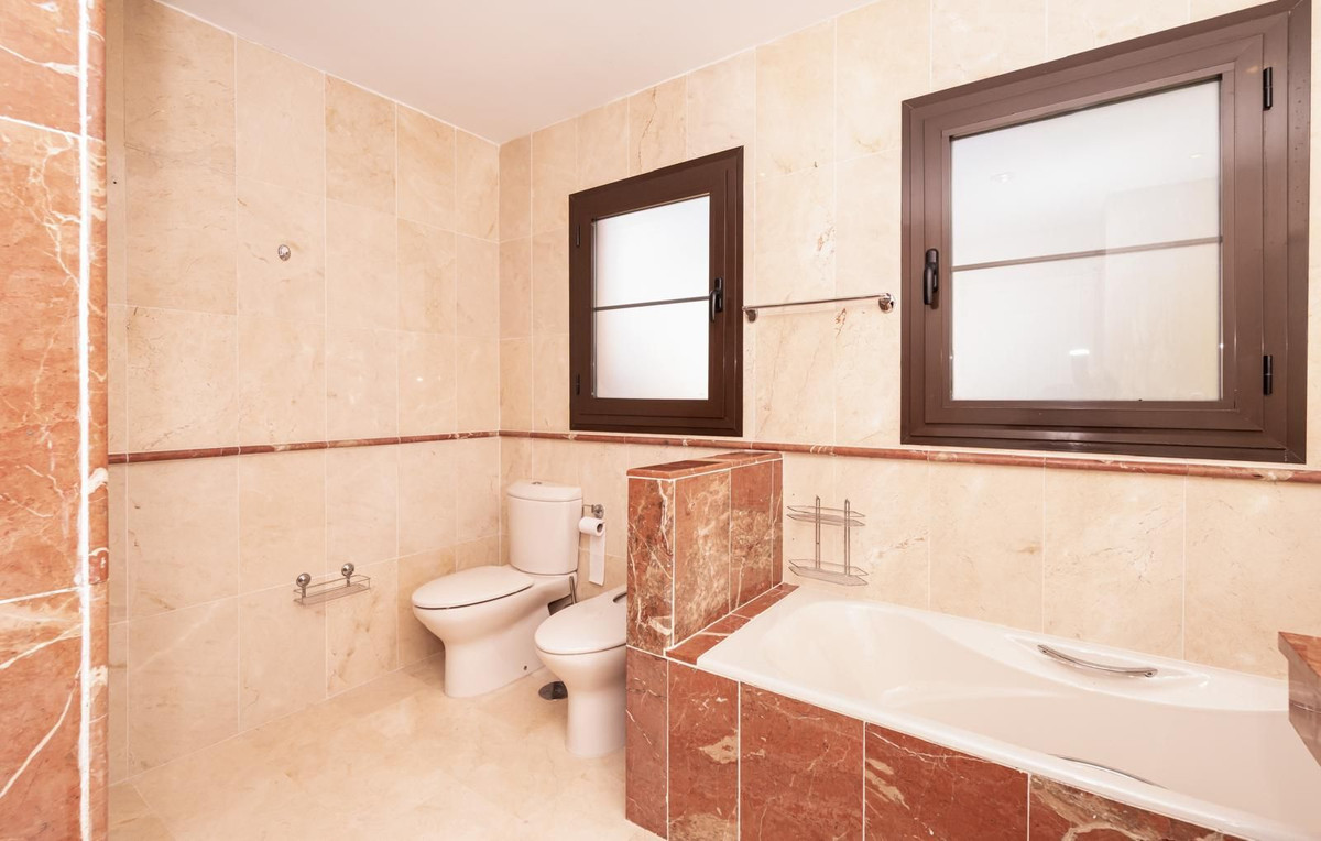 Apartamento com 4 quartos com piscina em Málaga, Espanha – Foto 3