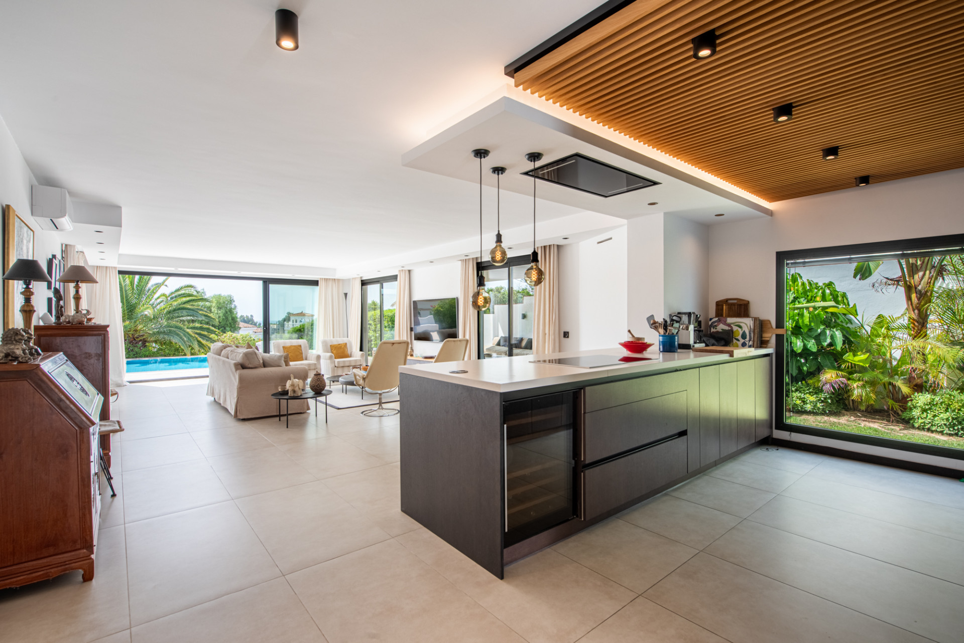 4 Bedroom Villa in Marbella - Photo 3