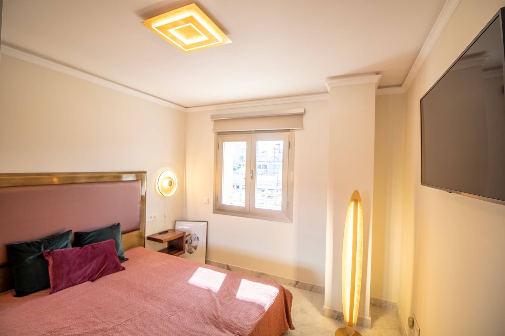 2 Bedroom Apartment in Marbella - Photo 5