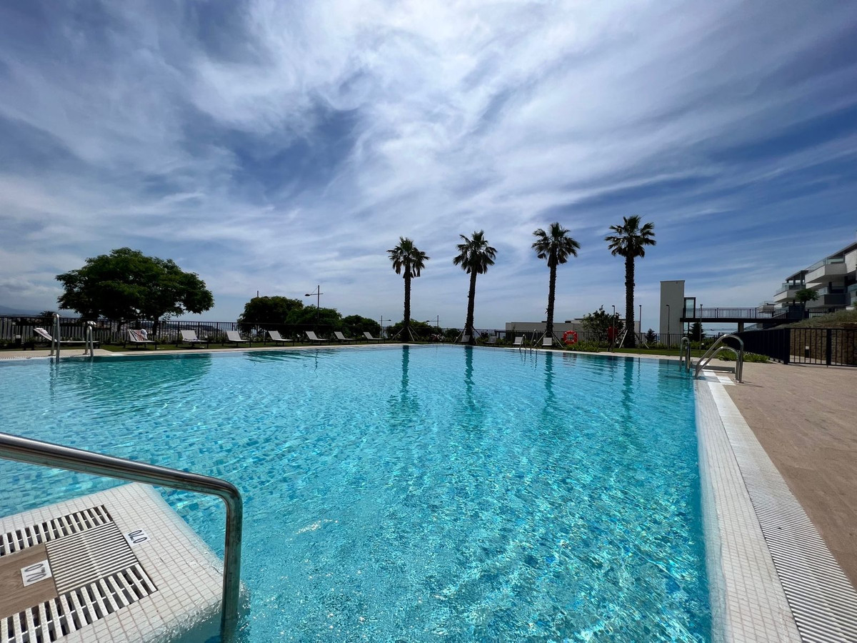 4 Bedroom Apartment in Estepona - Photo 38