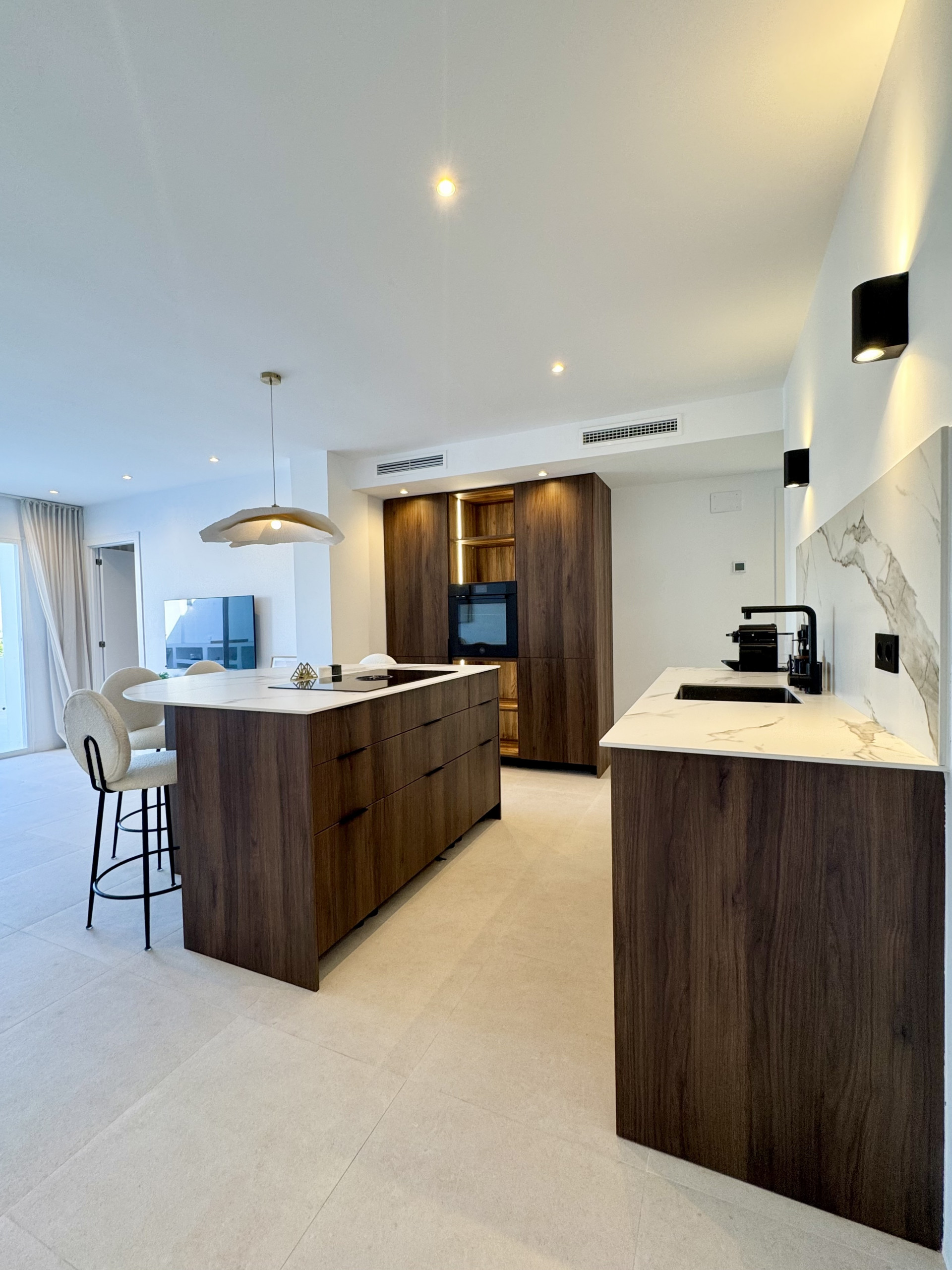 3 Bedroom Penthouse in Benahavís - Photo 7