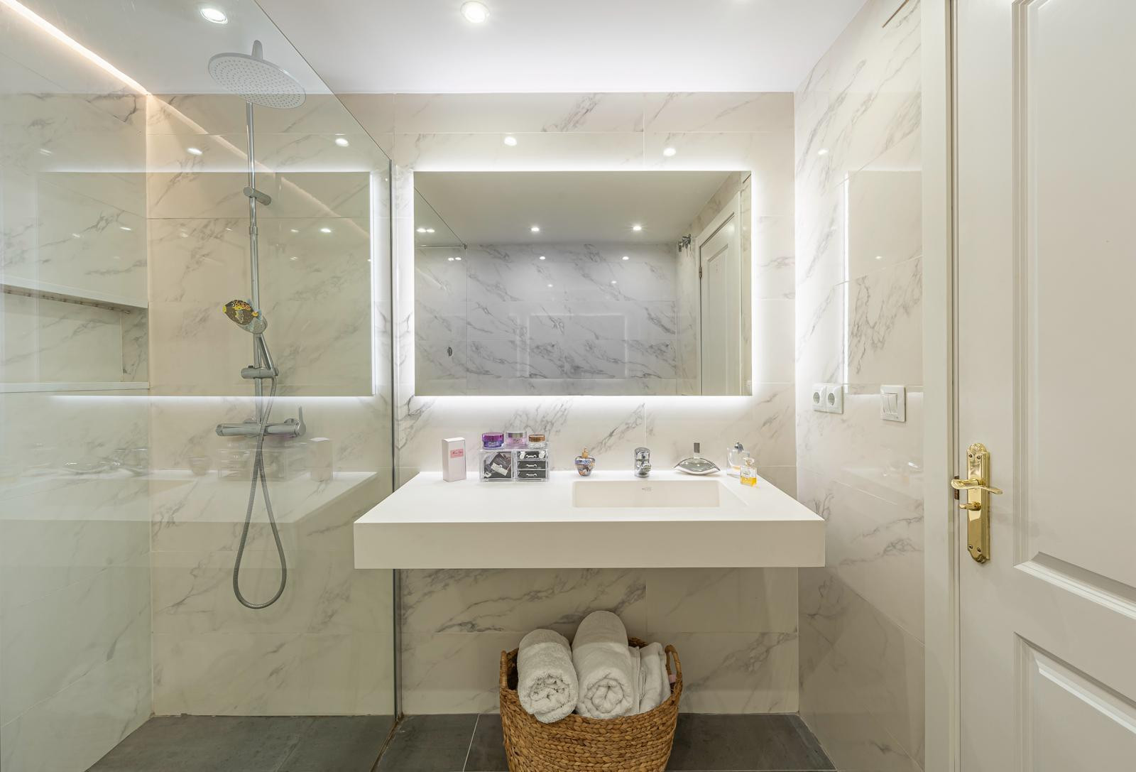 3 Bedroom Apartment in Marbella - Photo 9