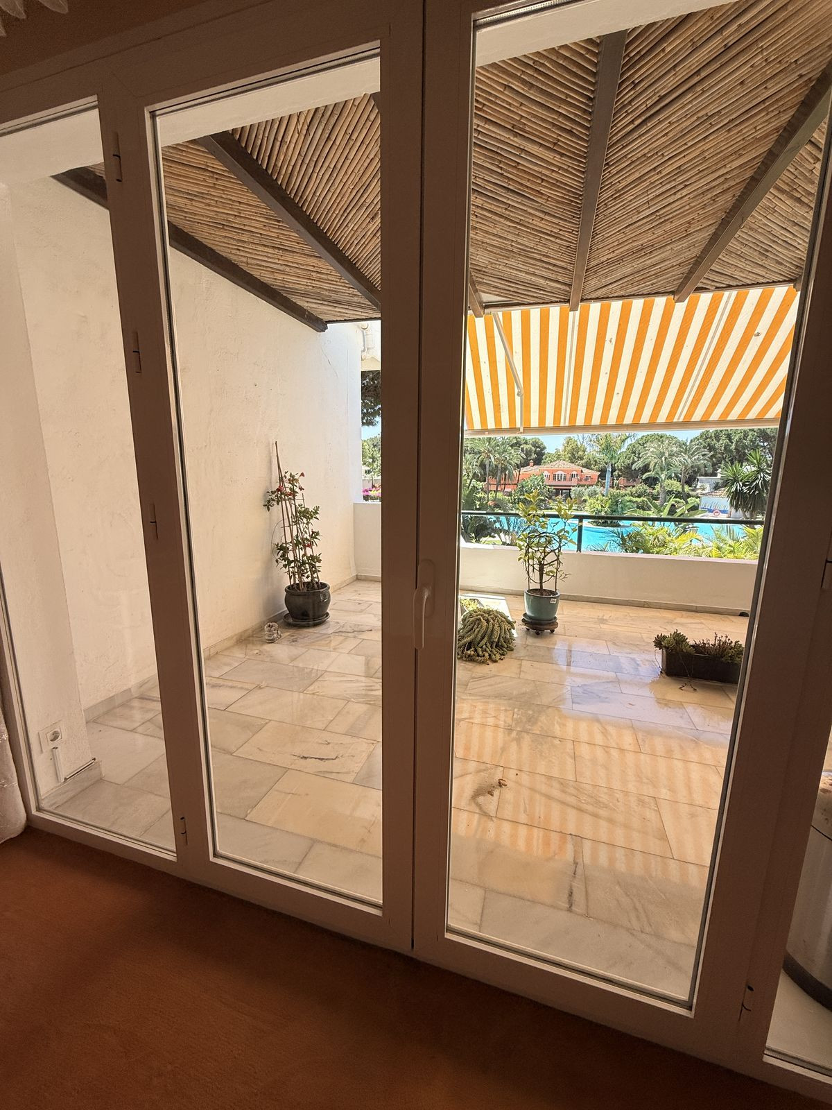 3 Bedroom Apartment in Estepona - Foto 14