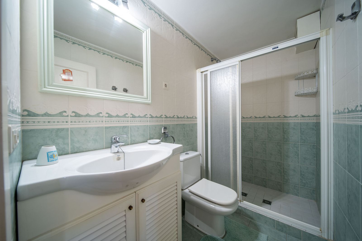 3 Bedroom Villa in Fuengirola - Photo 37