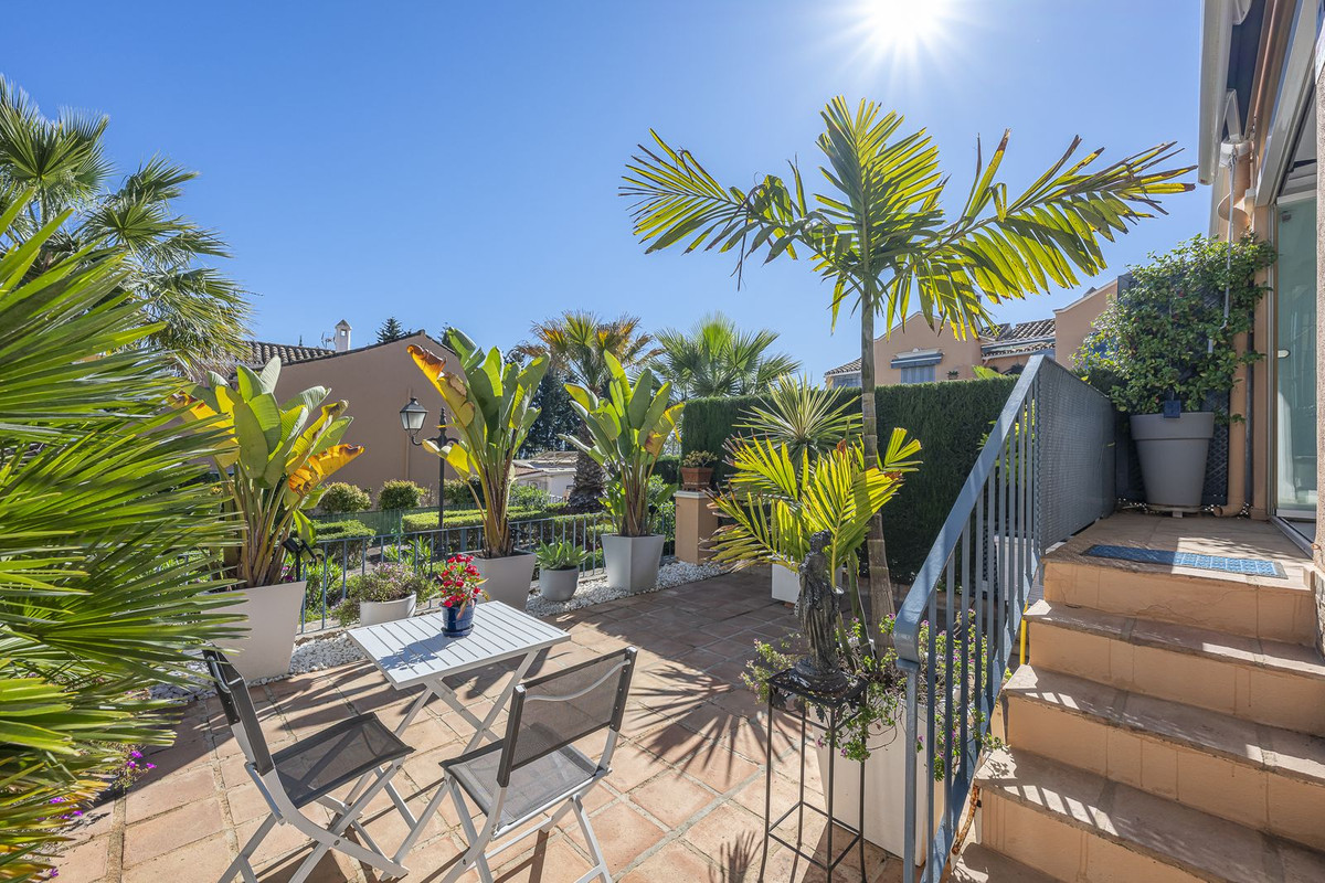 3 Bedroom Townhouse in Marbella - Photo 4
