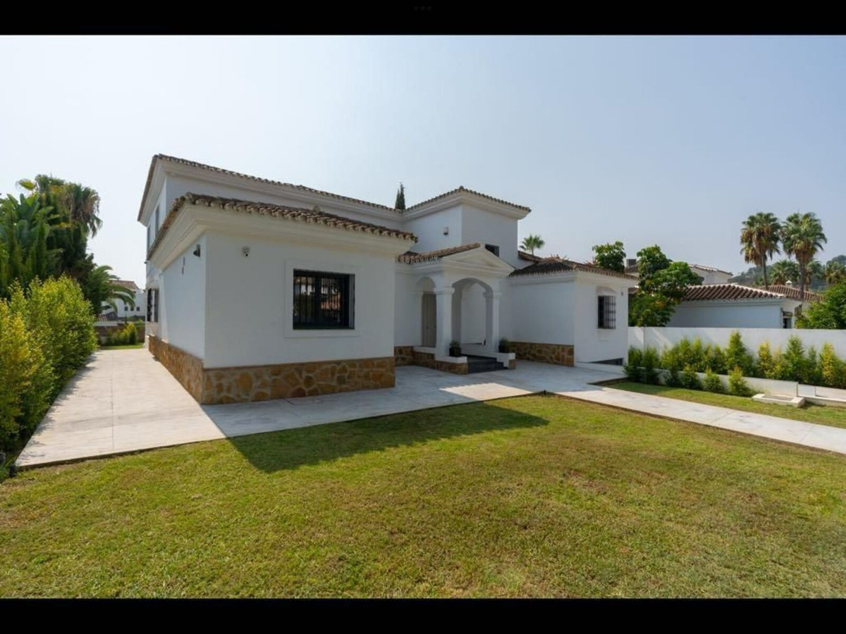 6 Bedroom Villa in Marbella - Фото 12