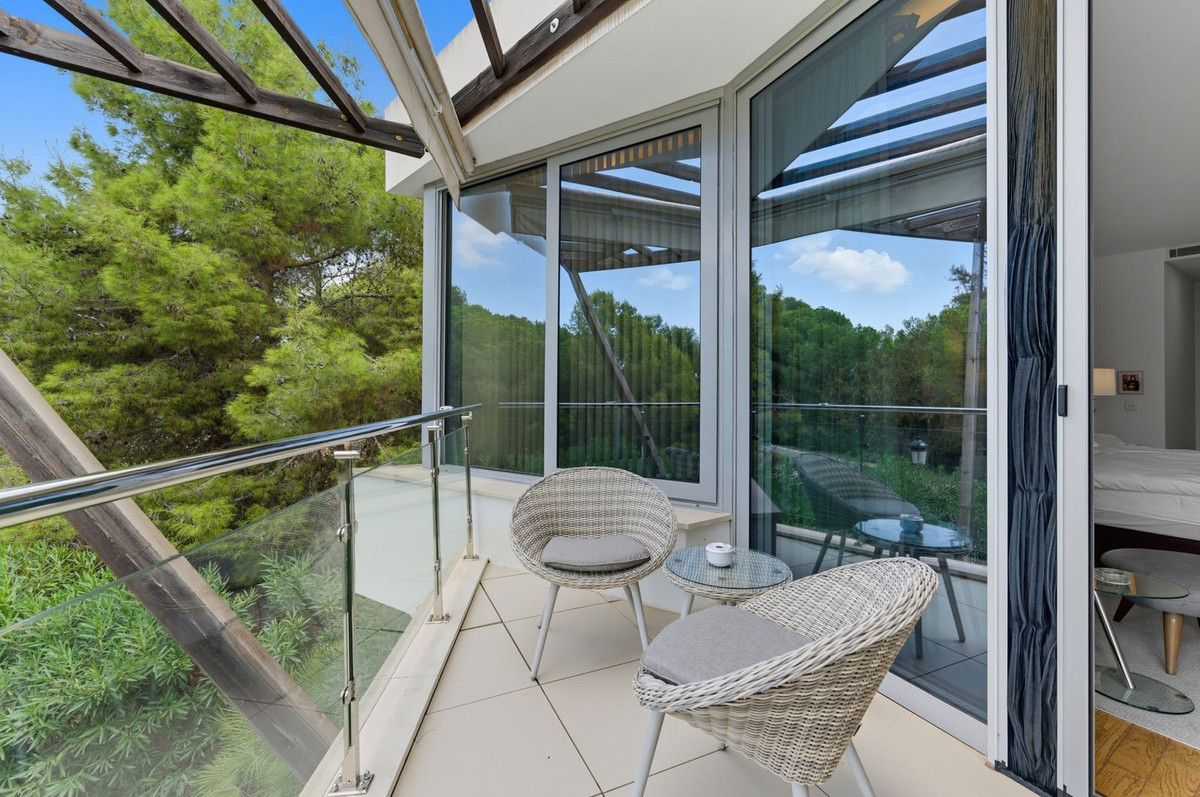 2 Bedroom Villa in Marbella - Photo 10