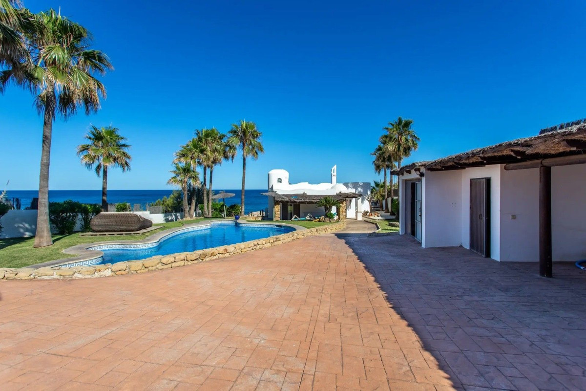 3 Bedroom Villa in Manilva - Photo 26