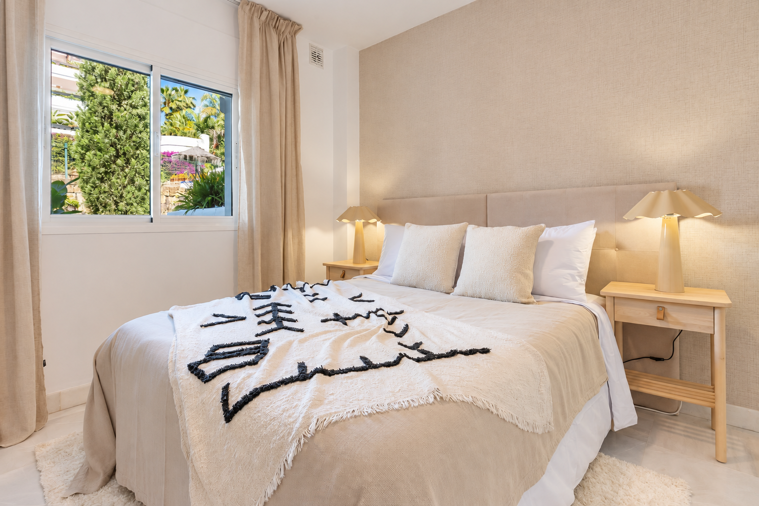 2 Bedroom Apartment in Marbella - Photo 8