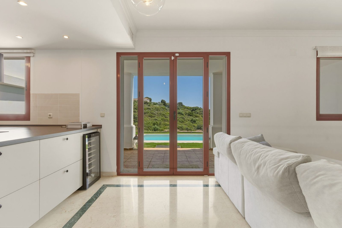 3 Bedroom Townhouse in Casares - Photo 2