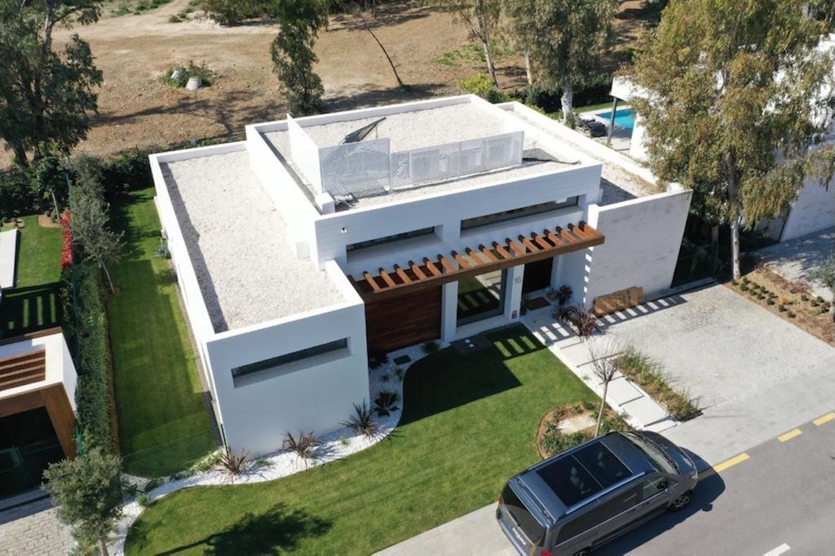 4 Bedroom Villa in Estepona - Photo 20