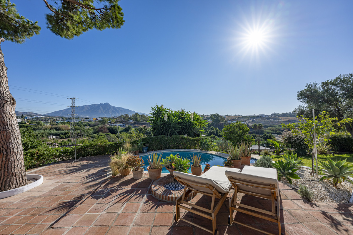 4 Bedroom Villa in San Pedro de Alcántara - Photo 2