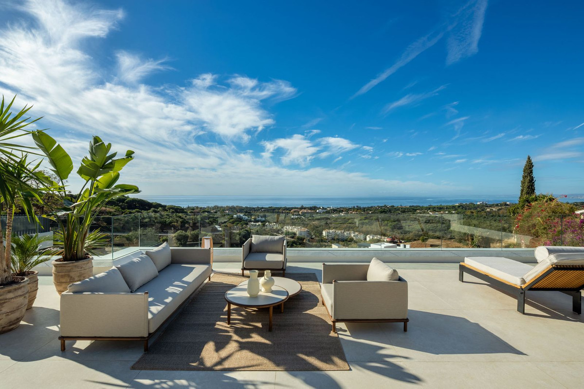 5 Bedroom Villa in Marbella - Photo 32