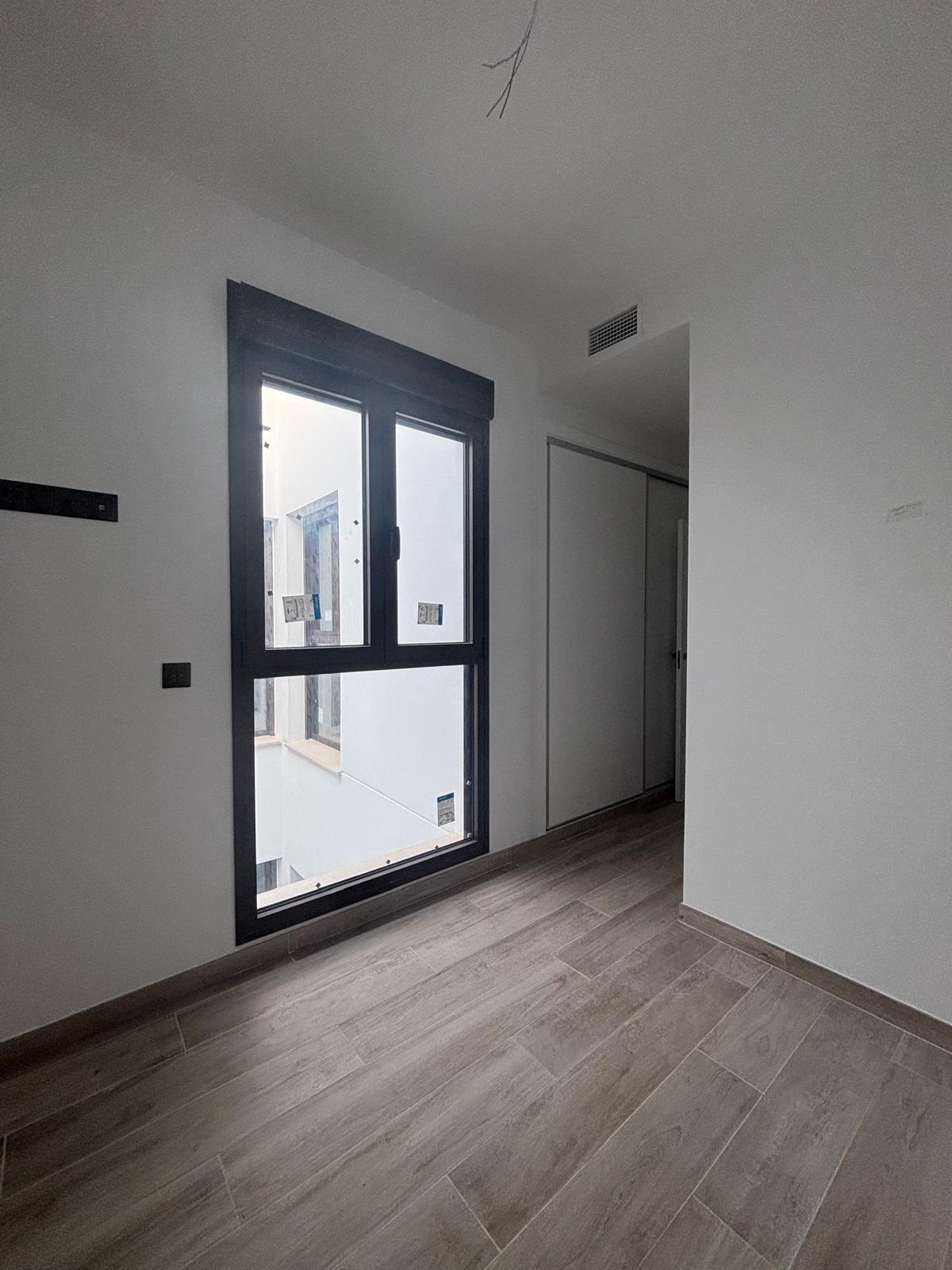 3 Bedroom Penthouse in Fuengirola - Photo 23
