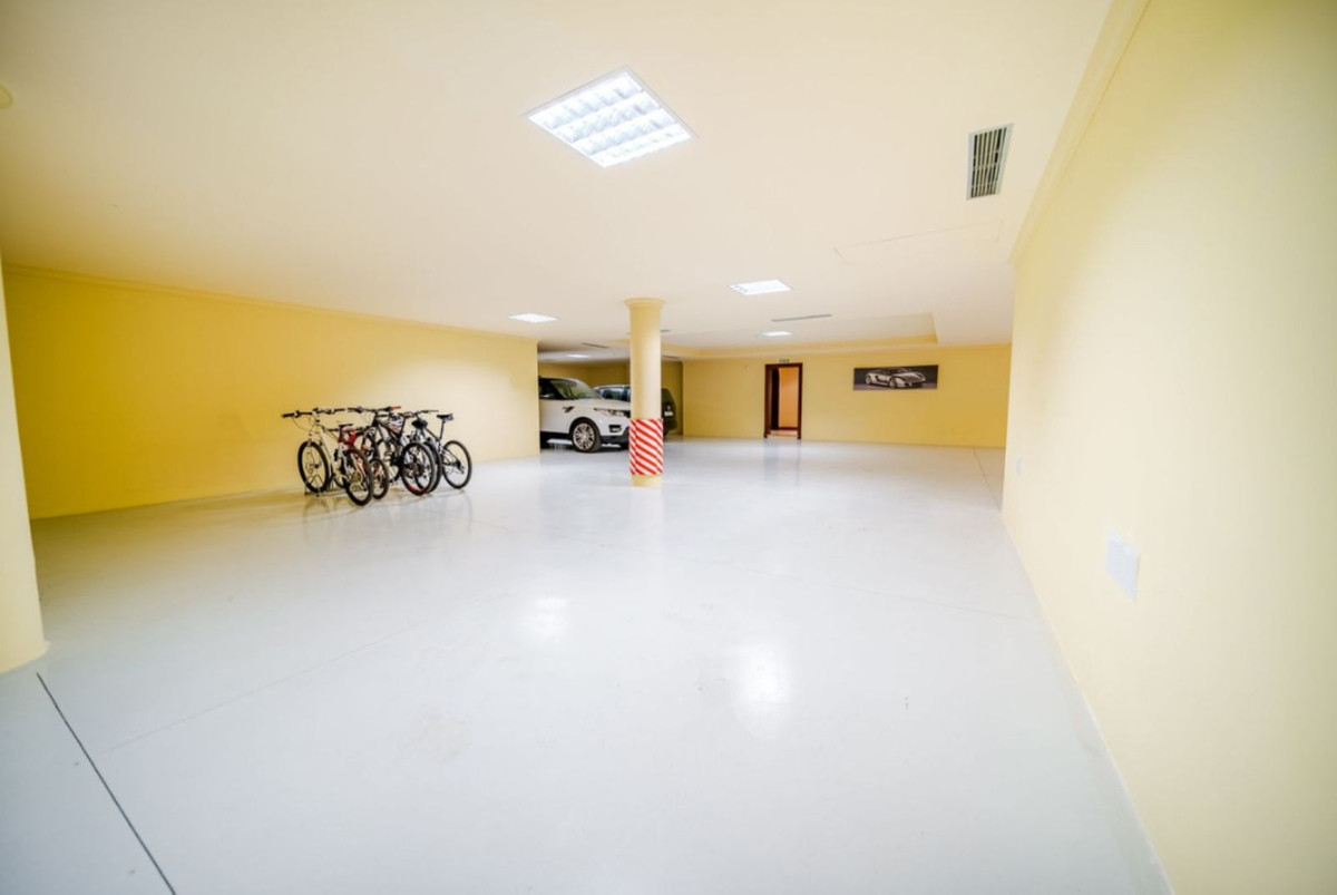 8 Bedroom Villa in San Pedro de Alcántara - Foto 16