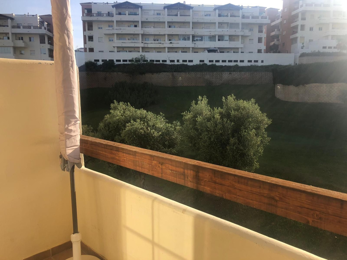 2 Bedroom Apartment in Benalmádena - Photo 16
