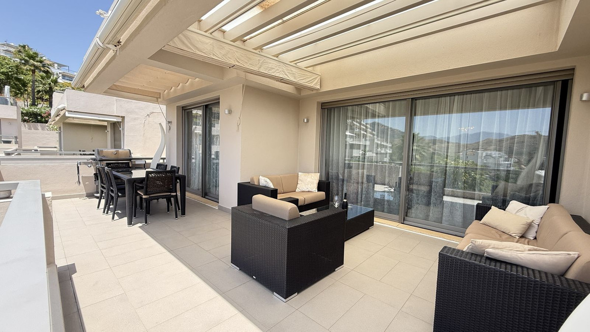 3 Bedroom Apartment in Benahavís - Photo 5
