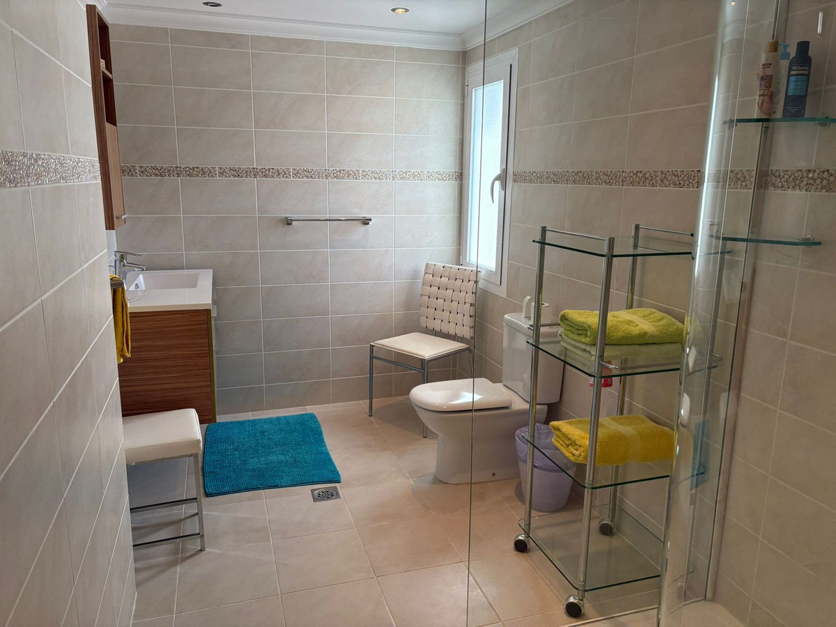 3 Bedroom Villa in Mijas - Photo 32